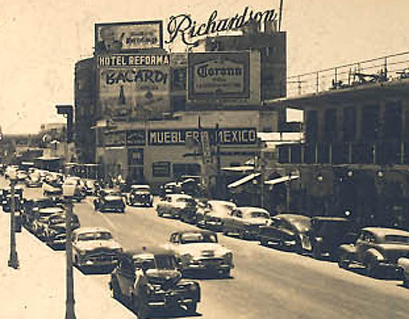 1953 Vista a la Plaza Nueva Laredo Tomps Mexico Real Photo Post Card