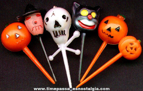 (6) Old Halloween Cake Decorations