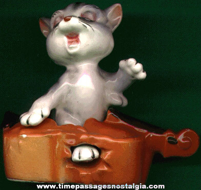 Old Nursery Rhyme Cat & The Fiddle Salt & Pepper Shaker Set