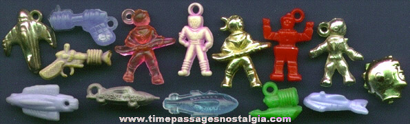 (14) 1950’s Gum Ball Machine Prize SPACE Charms