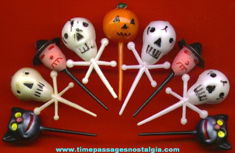 (9) Halloween Cake Decorations