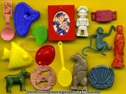 (15) Old Plastic Cracker Jack Premium / Prize Toys