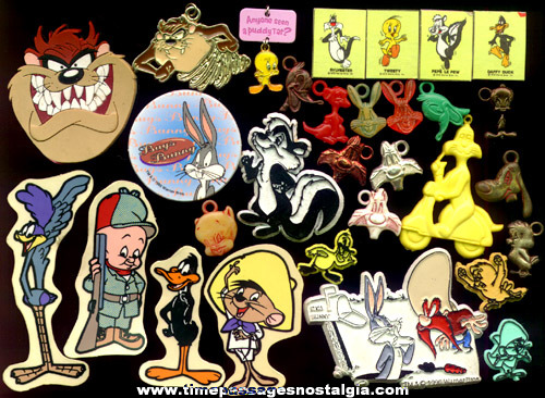 (29) Small Looney Tunes Character Items