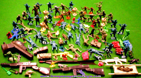 (109) Mixed Toy Soldiers and Weapons