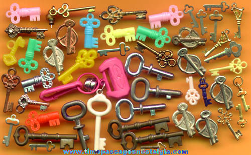 (50) Old Metal & Plastic Toy Keys