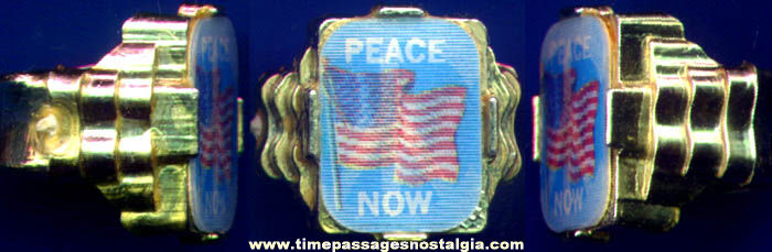 Old Peace Now Flag Flicker Lenticular Premium Toy Ring