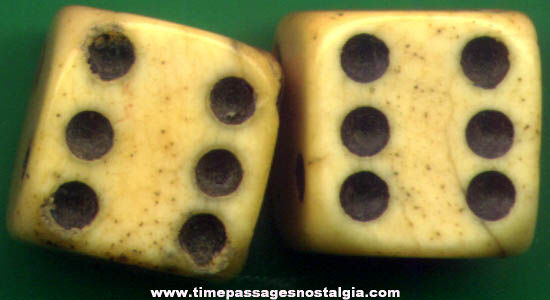 (2) Old Bone Or Ivory Game Dice