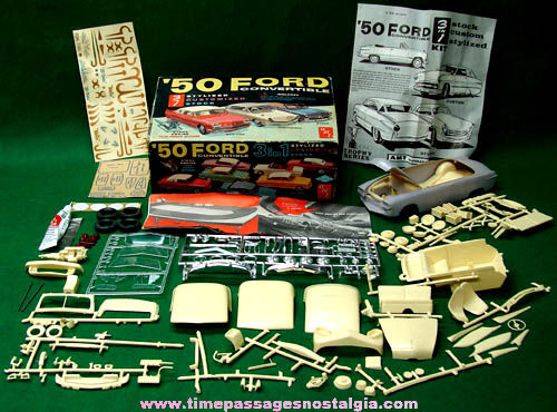 Boxed & Unbuilt 1950 (3 in 1) AMT Ford Model Kit