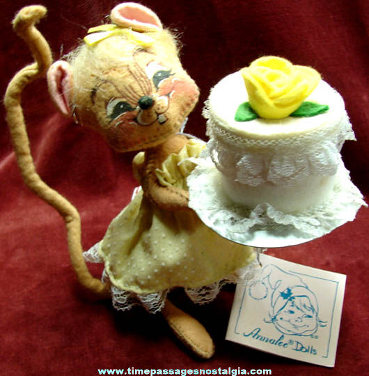 1994 Mouse With Cake Annalee Doll Figure