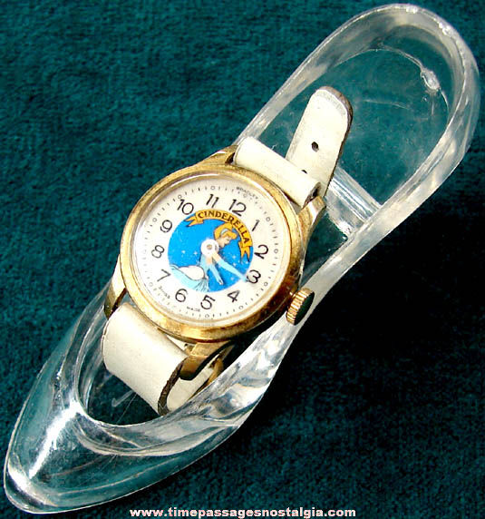 Old Walt Disney Cinderella Watch With Plastic Glass Slipper Display - TPNC
