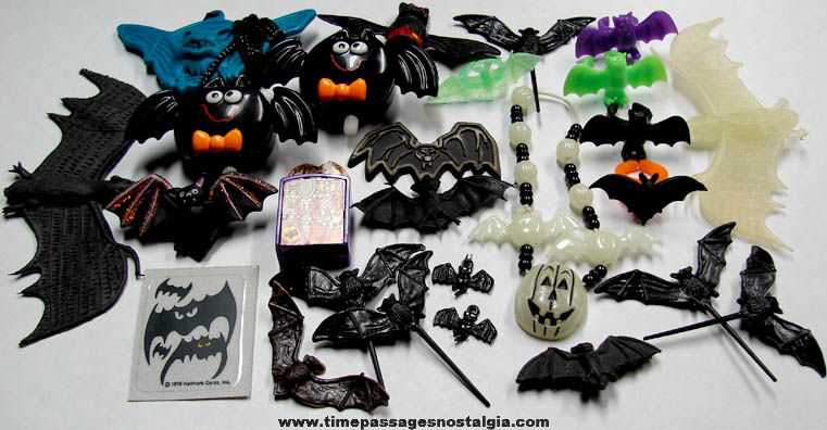 (26) Small Old & New Halloween Bat Decoration & Toy Items