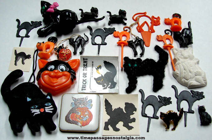 (26) Small Old & New Halloween Cat Decoration & Toy Items