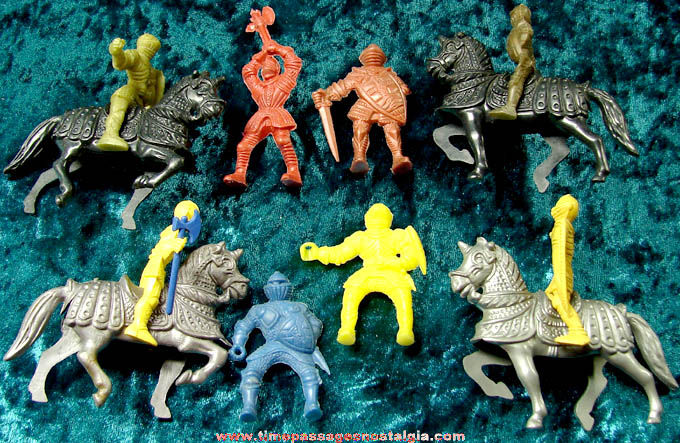 (12) Old Plastic Knight & Horse Toy Playset Figures