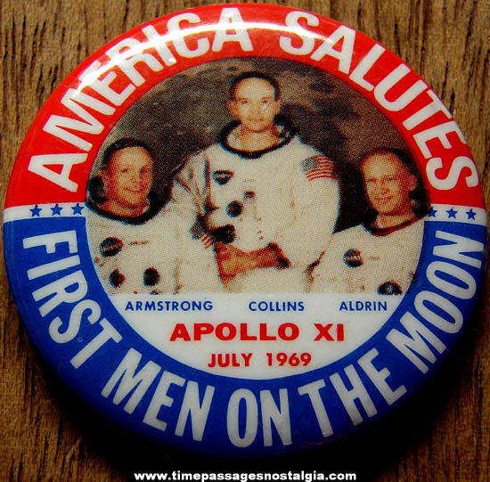 1969 Apollo XI First Men on The Moon Pin Back Button