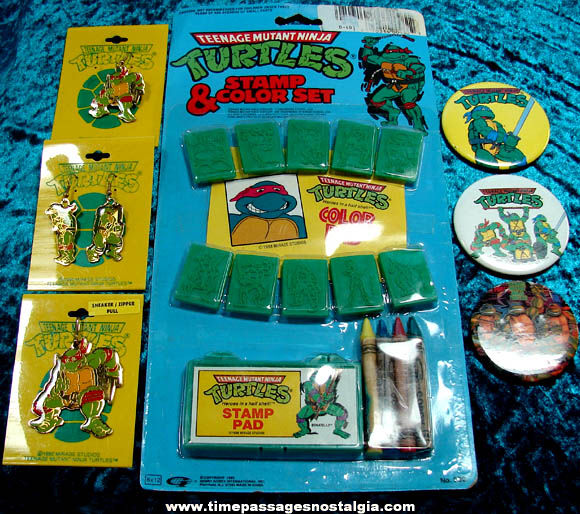 (8) Old Teenage Mutant Ninja Turtle Cartoon & Comic Book Character Items