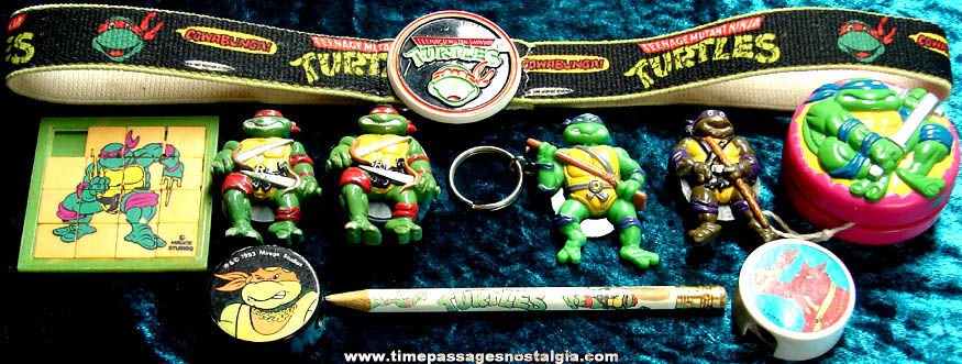 (10) Old Teenage Mutant Ninja Turtle Cartoon & Comic Book Character Items