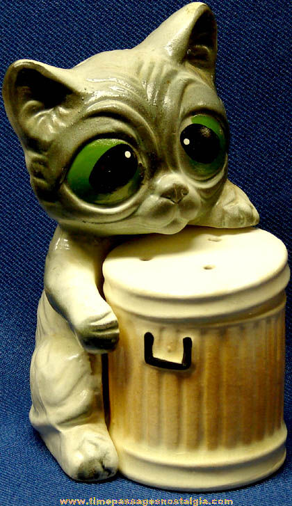 1960s Big Eyed Pity Kitty Gig Art Salt & Pepper Shaker Set