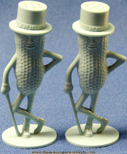 Old Unused Planter’s Peanuts Mr. Peanut Advertising Premium Salt & Pepper Shaker Set