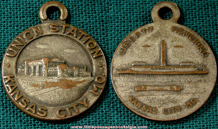 Old Kansas City Missouri Union Station Advertising Souvenir Key Chain Fob Charm