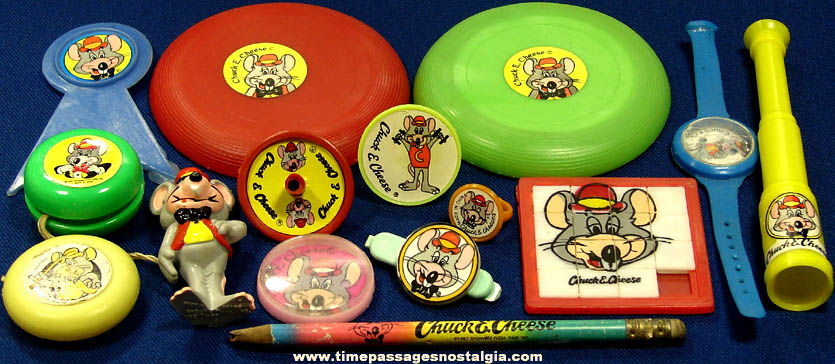 (15) 1980s & 1990s Chuck E. Cheese Arcade Advertising Souvenir Toy Prizes