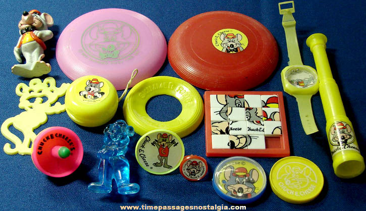 (15) 1980s & 1990s Chuck E. Cheese Arcade Advertising Souvenir Toy Prizes