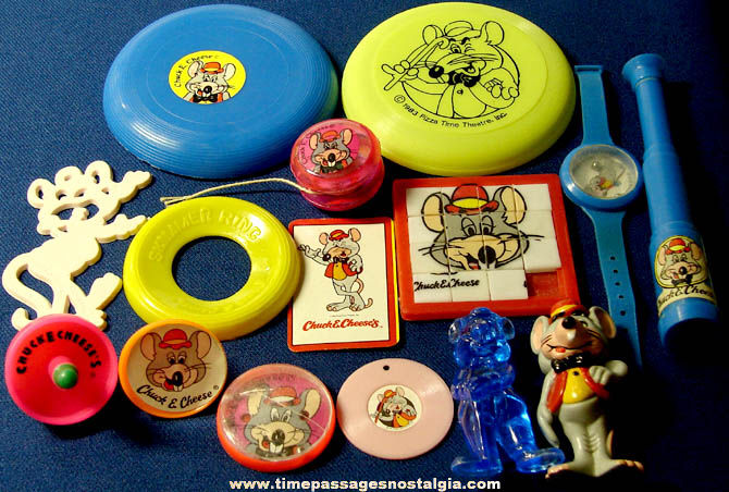 (15) 1980s & 1990s Chuck E. Cheese Arcade Advertising Souvenir Toy Prizes