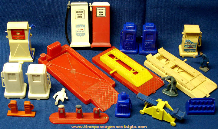 (19) Old Toy Auto Gas Station Play Set Parts