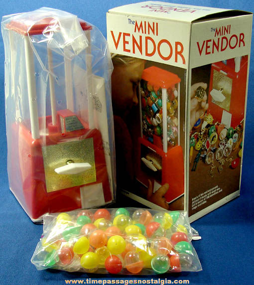 Old Unused & Boxed Toy Gum Ball Machine With Toy Prize Capsules