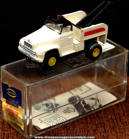 Boxed 1960s Black & White International Wrecker Tow Truck Aurora Slot Car