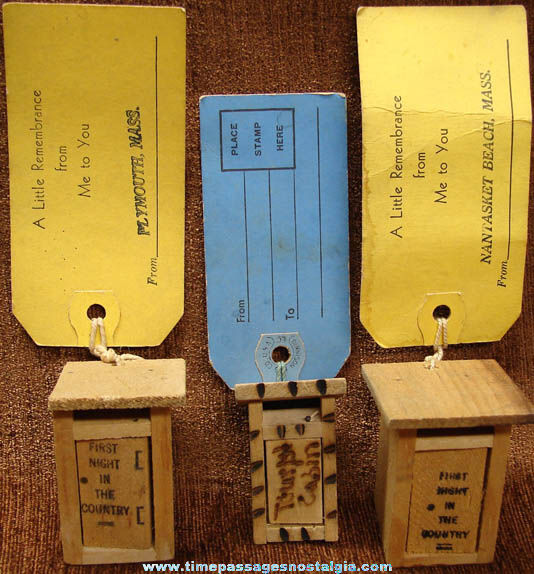 (3) Old Miniature Wooden Souvenir Outhouses With Unused Mailer Cards