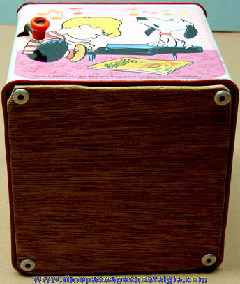 1966 Mattel Snoopy & Peanuts Character Toy Jack in a Box