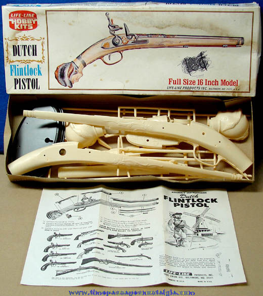 Old Boxed & Unassembled Dutch Flintlock Pistol Life Like Model Kit