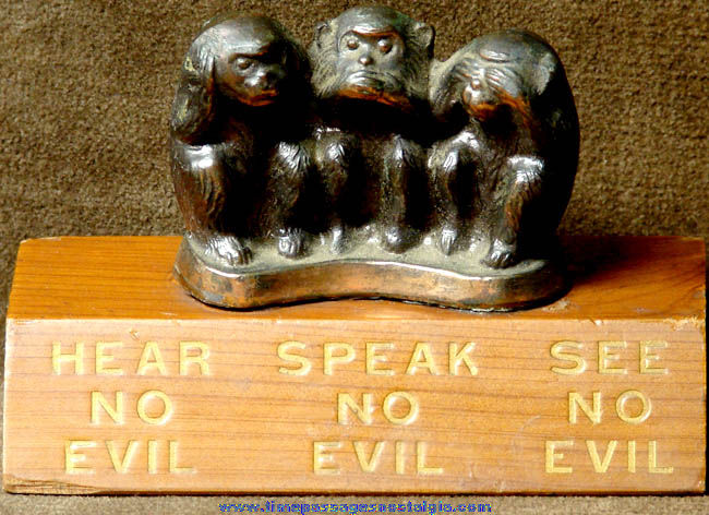 Old Hear Speak & See No Evil Monkeys Chicago Advertising Souvenir Figurine