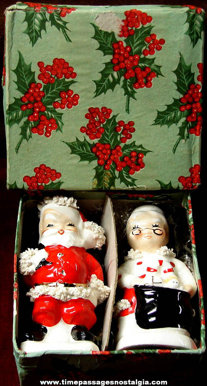 Old Unused Boxed Napco Santa &: Mrs. Claus Salt & Pepper Shaker Set