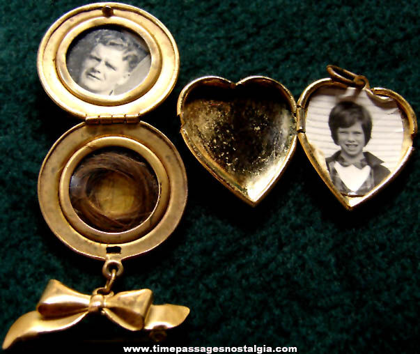(2) Different Old New York City Advertising Souvenir Lockets With Photos