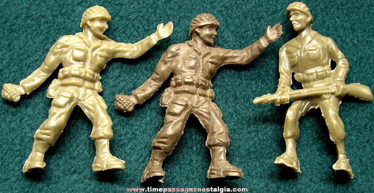 (3) 1957 Kellogg’s Cereal Prize U.S. Army Soldier Play Set Toy Figures