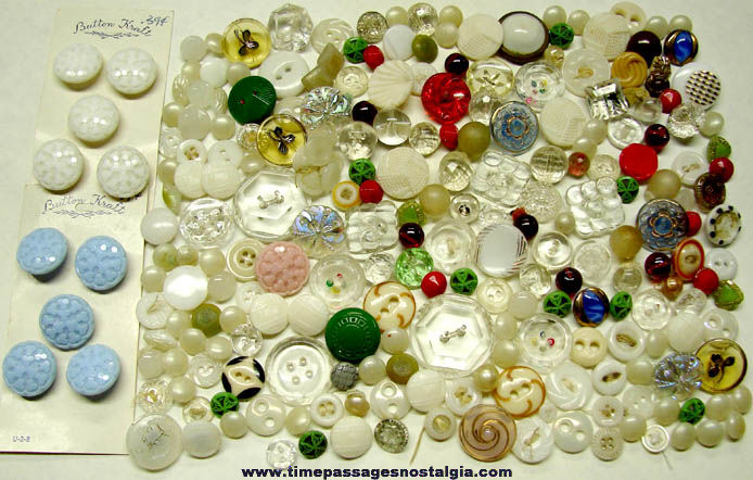 (140) Colorful Antique Glass Clothing Buttons