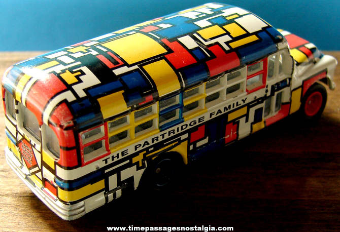 Colorful Johnny Lightning Partridge Family Miniature Diecast Toy School Bus