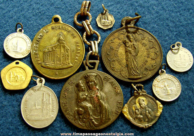 (10) Old Basilica of Saint Anne De Beaupre Advertising Souvenir Religious Medals