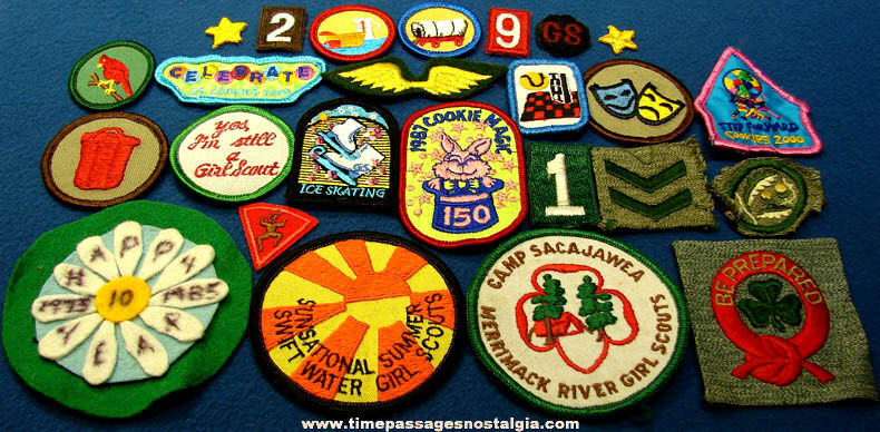 (25) Different Small Girl Scout & Brownie Uniform Cloth Patches