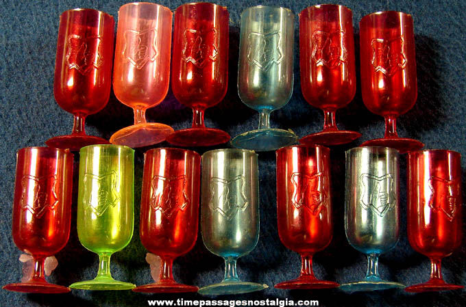 (13) Colorful Old Miniature Toy Plastic Wine Glasses