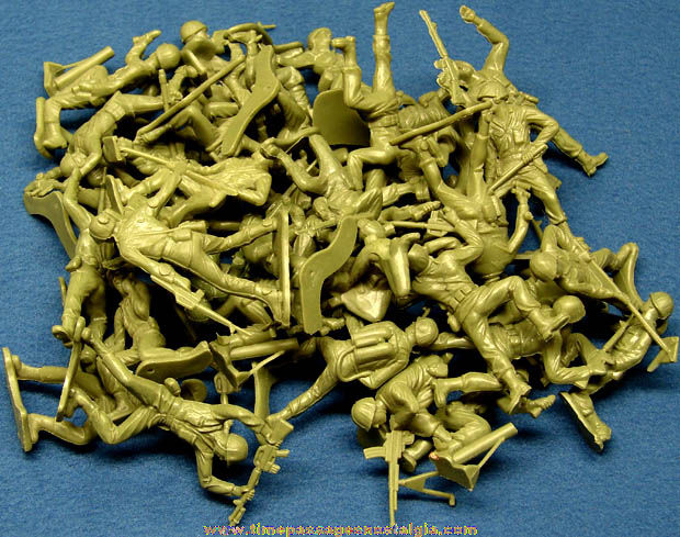 (42) Old Tim-Mee Toy U.S. Army Soldier Plastic Play Set Figures