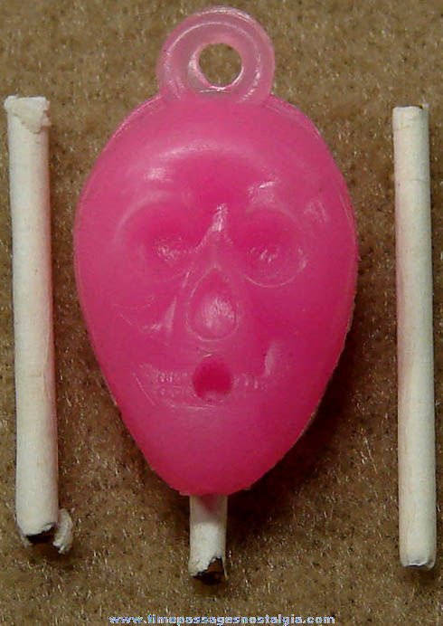 Old Unused Gum Ball Machine Prize Smoking Skull Charm With Miniature Cigarettes