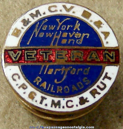 Old Enameled Brass New York New Haven & Hartford Railroad Veteran Lapel Stud Button