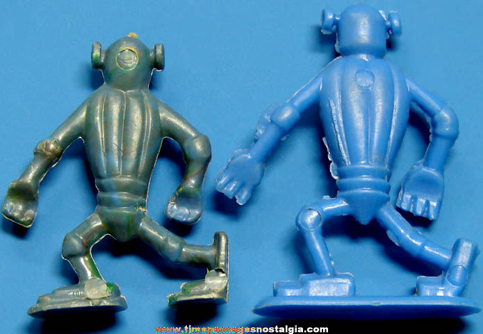 (2) 1953 Captain Video Cereal Prize & Lido Toy Play Set Space Alien Figures