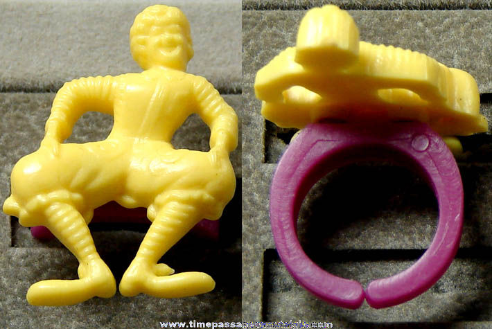 Old McDonald’s Restaurant Ronald McDonald Advertising Character Premium Toy Ring