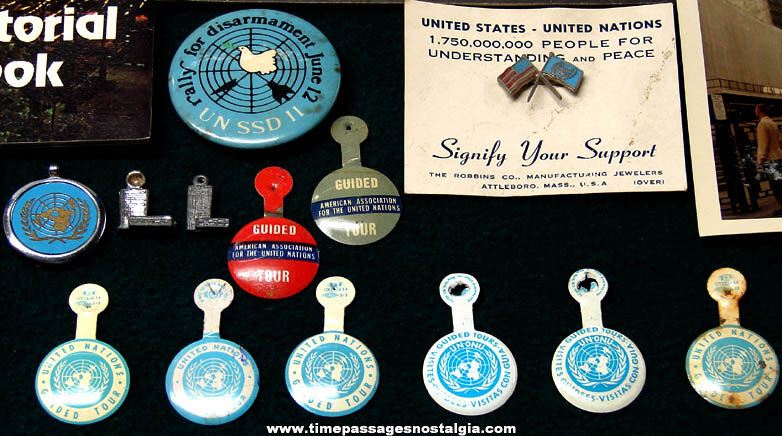 (28) Old United Nations Advertising & Souvenir Items