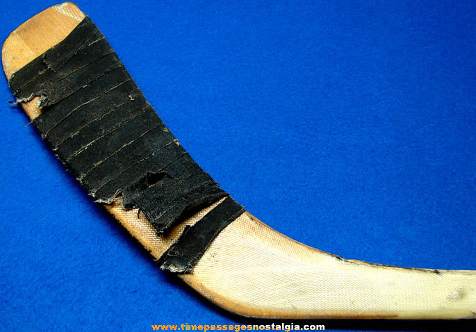 1995 - 1996 Boston Bruins Hockey Team Autographed Hockey Stick