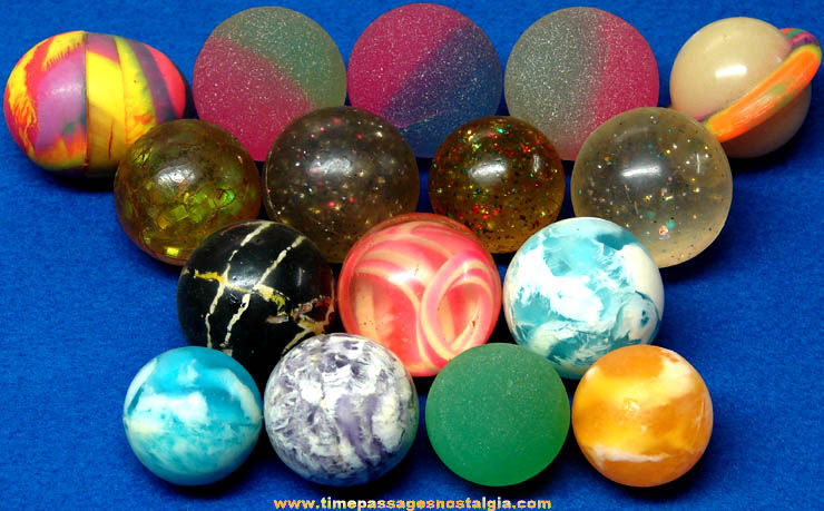 (16) Colorful Medium Size Rubber Toy Super Balls