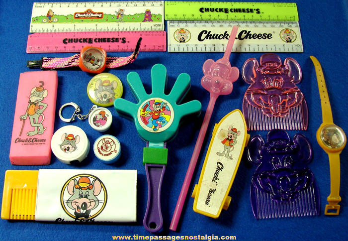 (17) Chuck E. Cheese Arcade & Pizza Restaurant Advertising, Premium & Souvenir Items